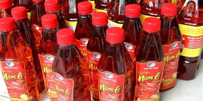  Nước mắm có màu đỏ thẫm cực kỳ bắt mắt